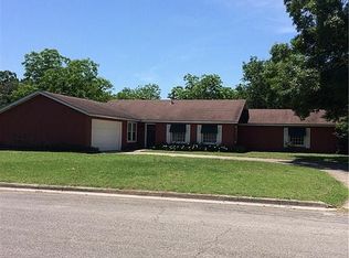 318 Delany Dr, Seguin, TX 78155