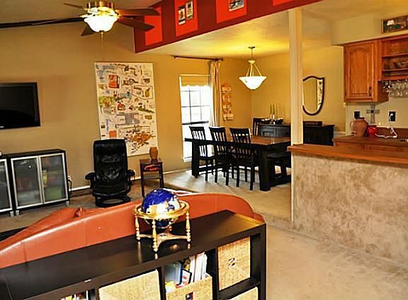 3rd image of 4636 Ringgold Ln