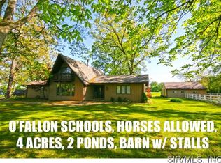 9905 Memory Ln, Lebanon, IL 62254