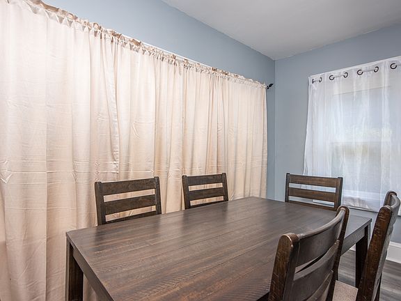 4th image of 169 S Maple Ave APT 1
