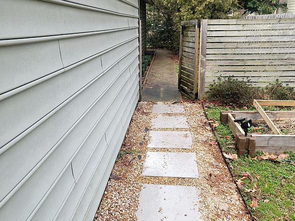 5th image of 612 Whispering Willow Ct