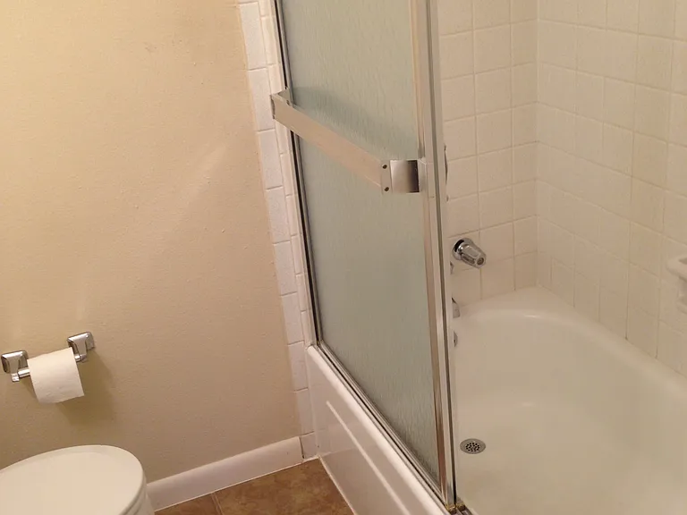 6806 Lexington Rd #B — Photo 19