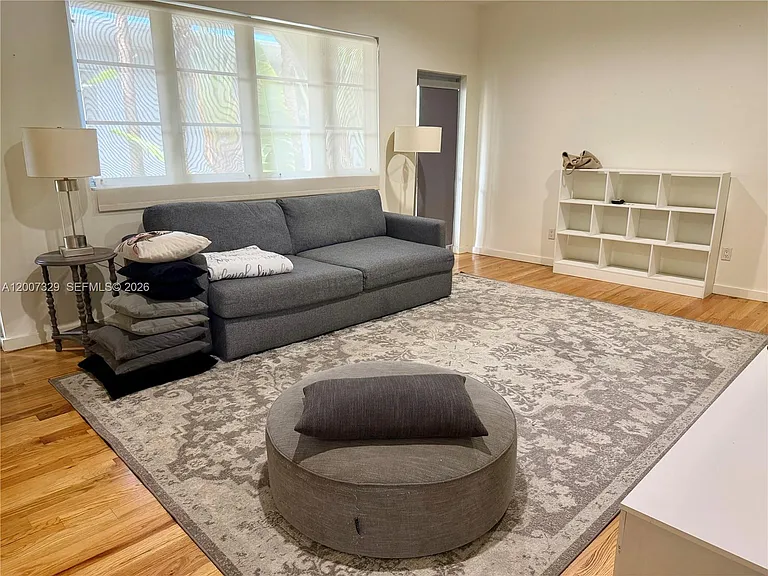 1551 Lenox Ave #7 — Photo 3