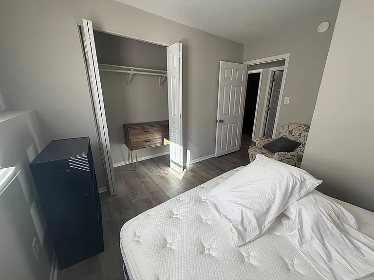 203 Wheaton Ct — Photo 15