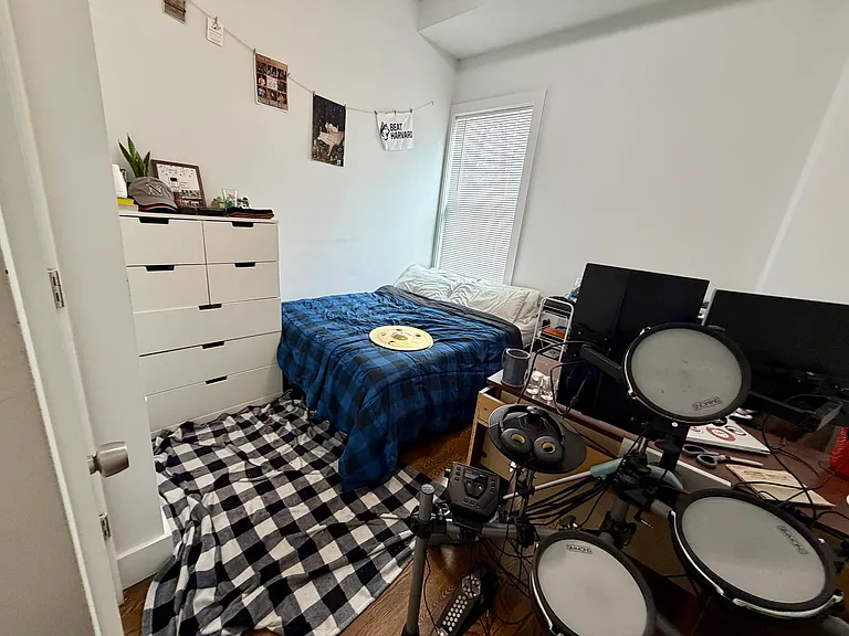 378 Windsor St #2 — Photo 7