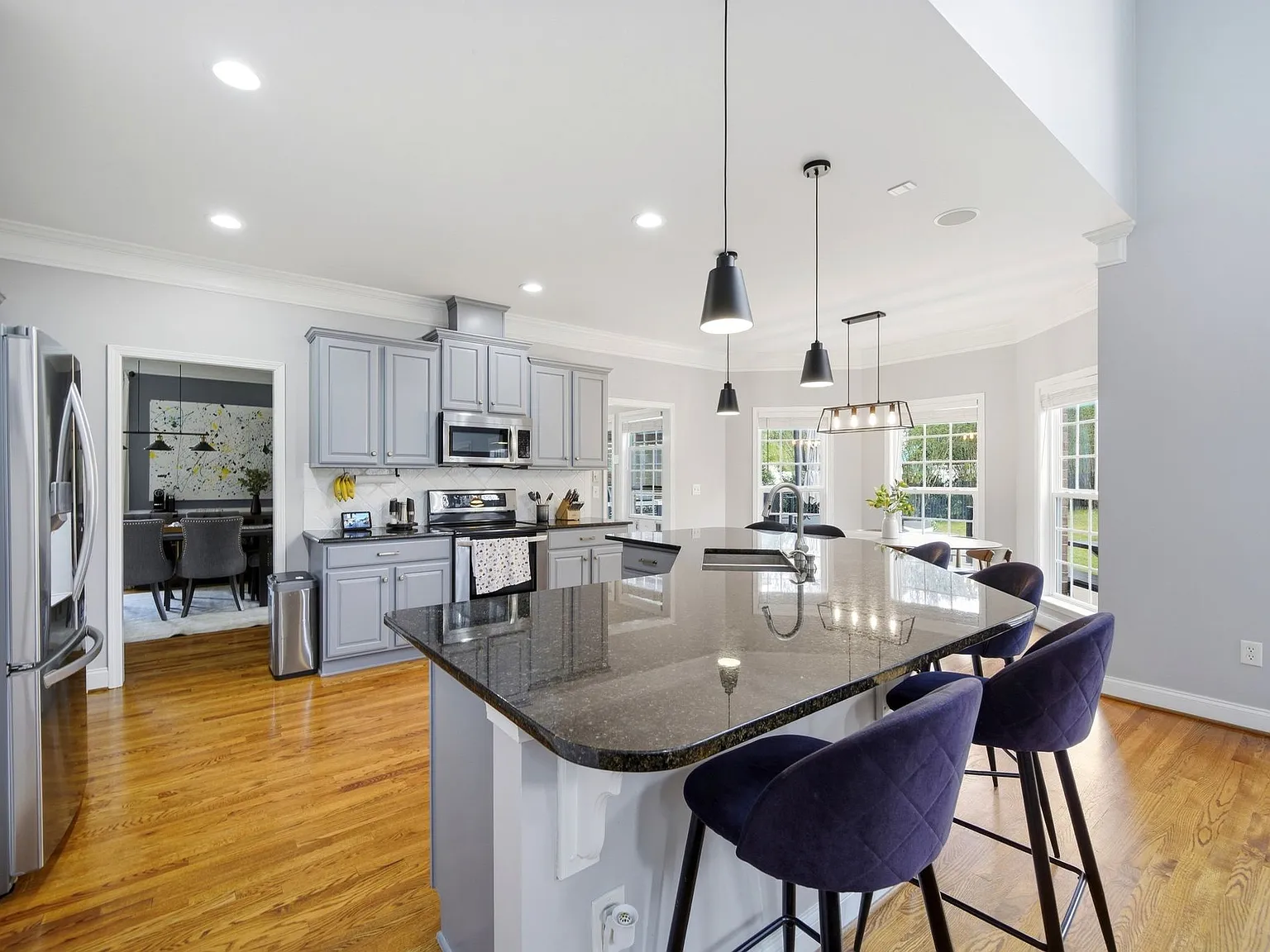 5 bed, 3479 sqft, $4,000 — Photo 3