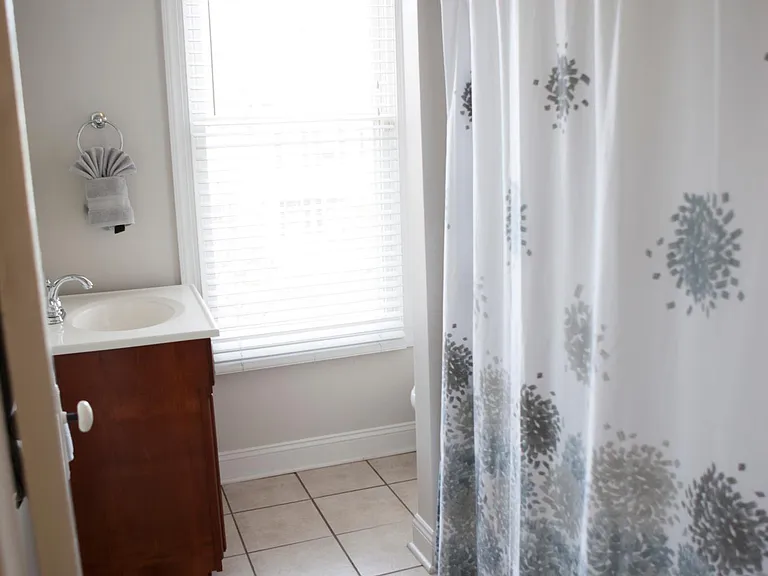 3225 Ellwood Ave — Photo 29