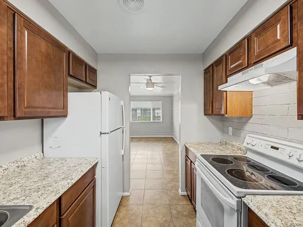 Alexsi Apartments, 2930 N 38th St APT 11, Phoenix, AZ 85018