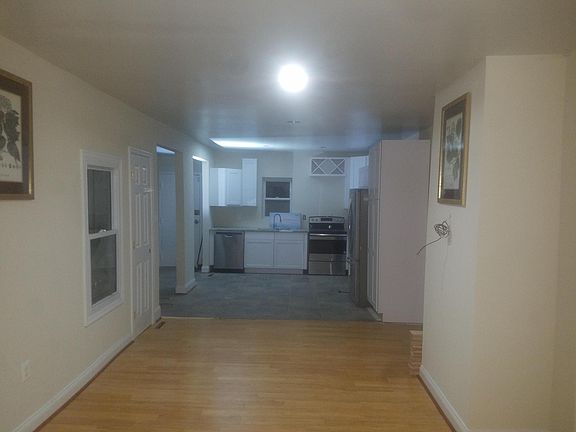 Foyer & Kitchen