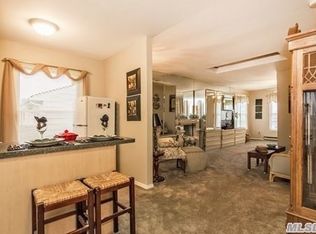 74 Robert St, Freeport, NY 11520