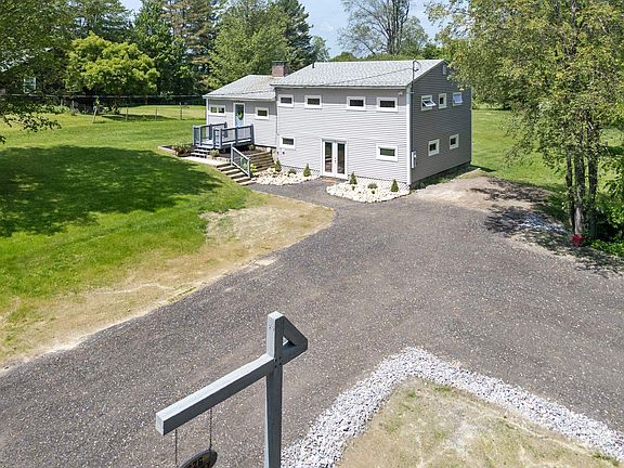 2nd image of 626 County Road
