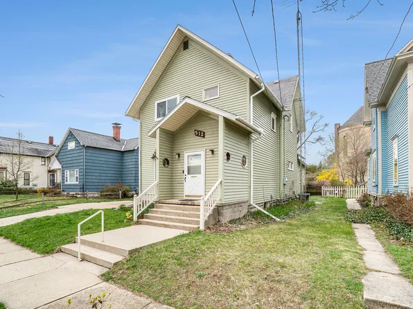 512 Fairview Ave, Manistee, MI 49660