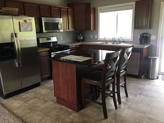 2nd image of 453 Greenmeadow Ct SE