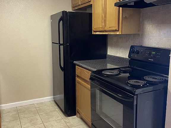 5th image of 1924 Avenue H APT 2