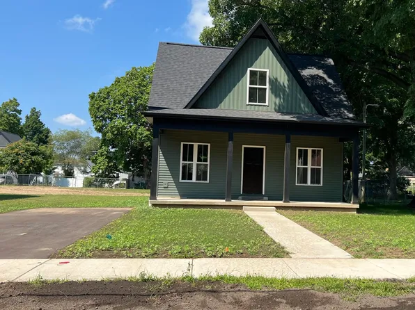 107 Lester Ave, Dowagiac, MI 49047