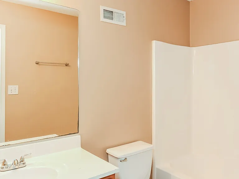 1531 Wembley Dr — Photo 15