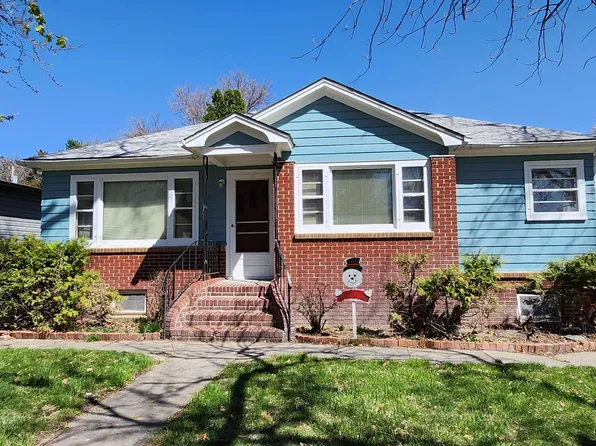 1811 Avenue F, Gothenburg, NE 69138