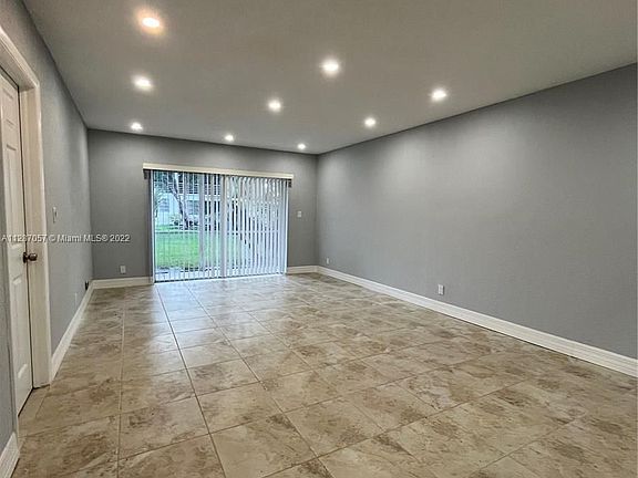2nd image of 5535 Lakewood Cir N APT 312