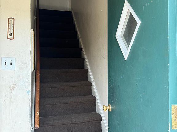 2nd image of 6154 Mulberry St Floor 2