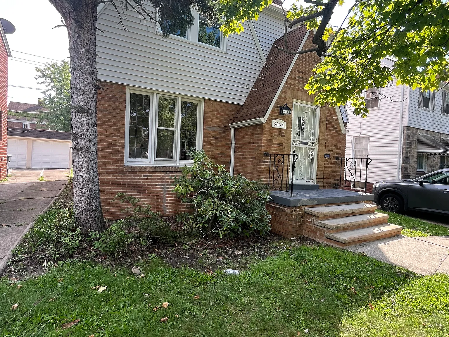 4 bed, 2033 sqft, $2,100 — Photo 1