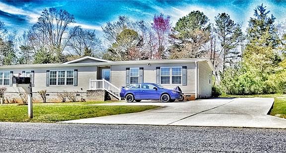 2nd image of 117 Eastgate Dr #2