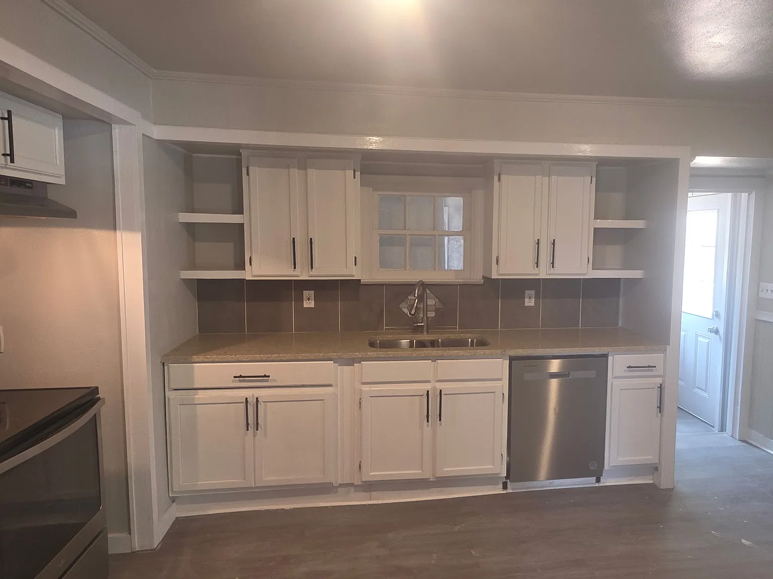 4 bed, 1800 sqft, $2,100 — Photo 3