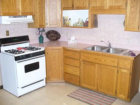 857 N Pine St — Photo 9