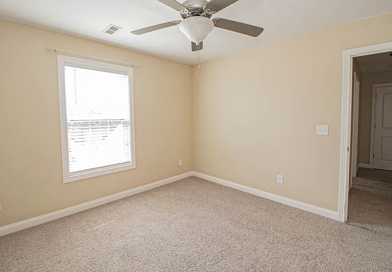 809 Carousel Ct — Photo 18