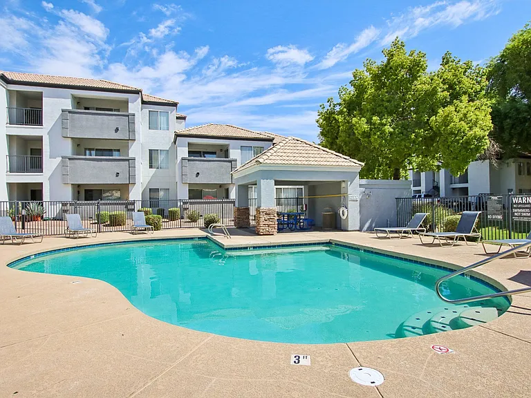 The Village at Sun Valley Apartments — Photo 6