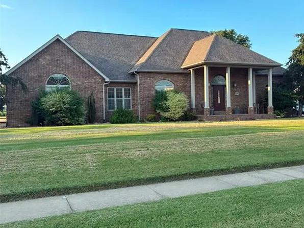 614 Laurelwood Ave, Sikeston, MO 63801