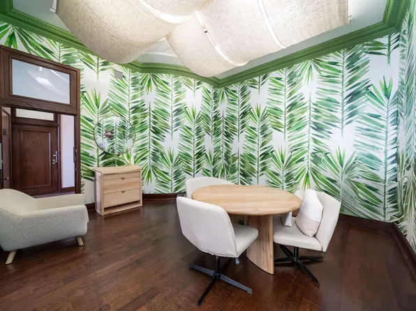 12 Hudson Place image 8 of 18