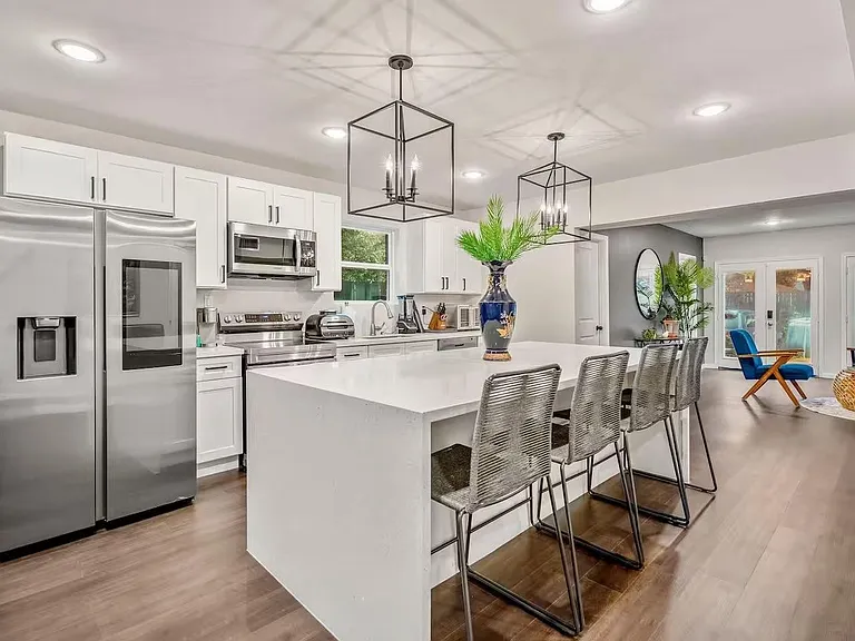 3741 Charleston St — Photo 8