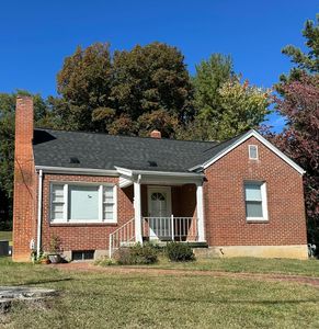 17 Maccie St, Salem, VA, 24153