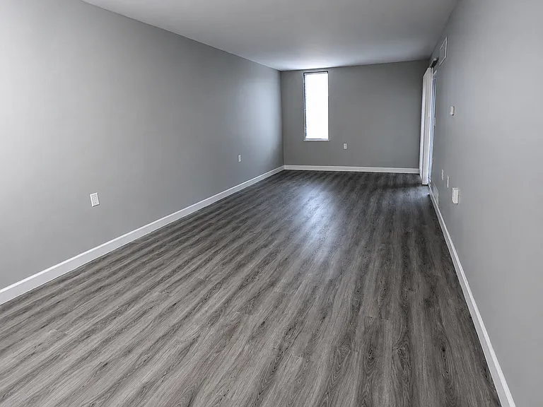 1102 Salem Ave #1J — Photo 2