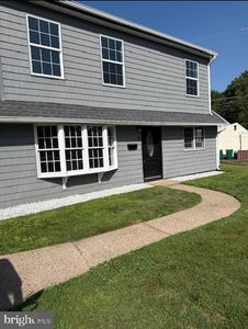 8 Parkside Cir, Levittown, PA, 19056