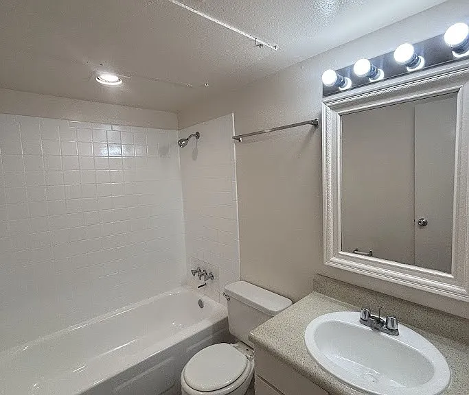Cantera Apartments — Photo 45