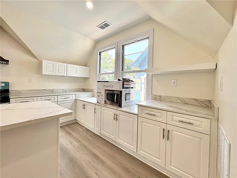245 Frederick Ave #243 — Photo 5
