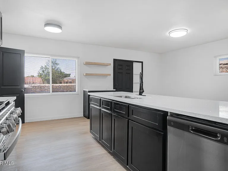 204 Balboa Rd — Photo 16