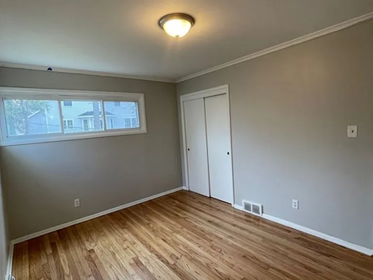 75 Eileen St — Photo 13