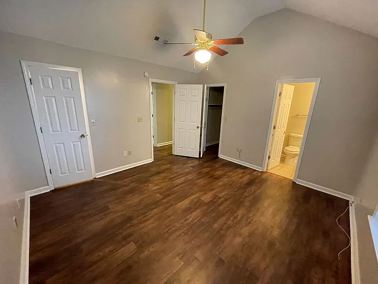 1004 Creekside Pl — Photo 12
