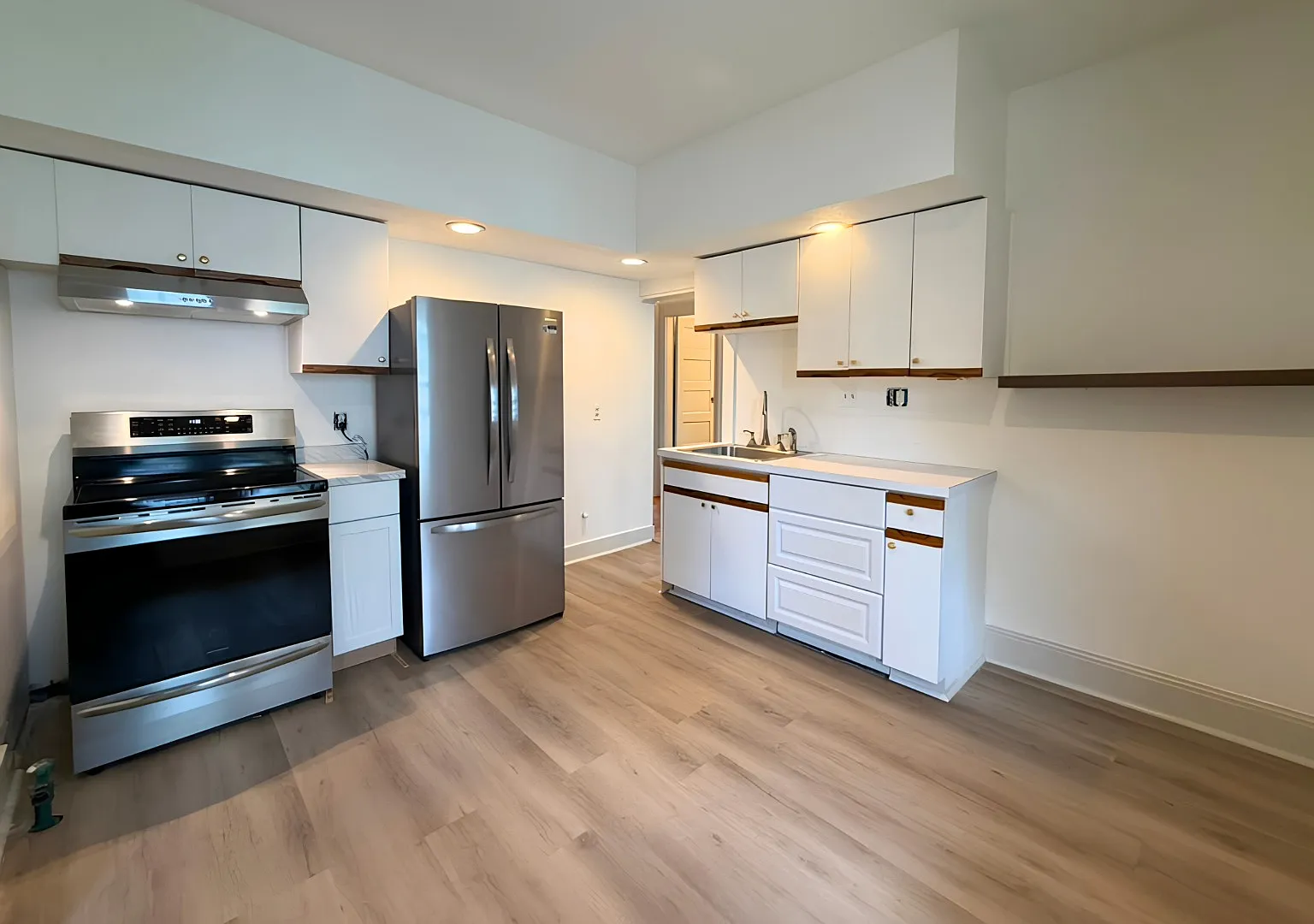 3 bed, 1400 sqft, $2,350 — Photo 2
