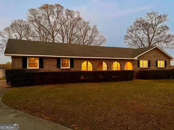 580 Mountain View Dr, Thomaston, GA 30286