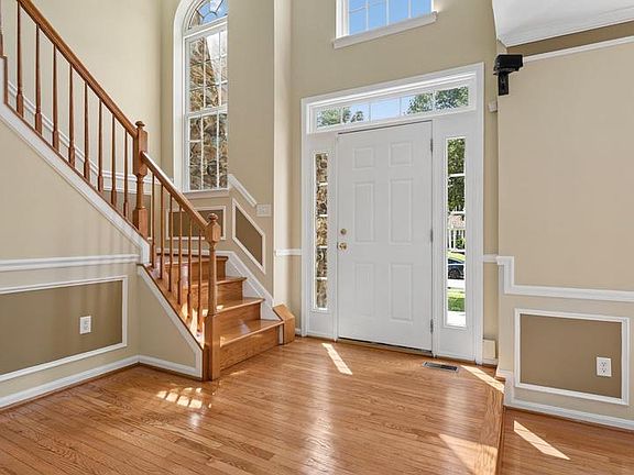 3rd image of 9701 Cadwell St