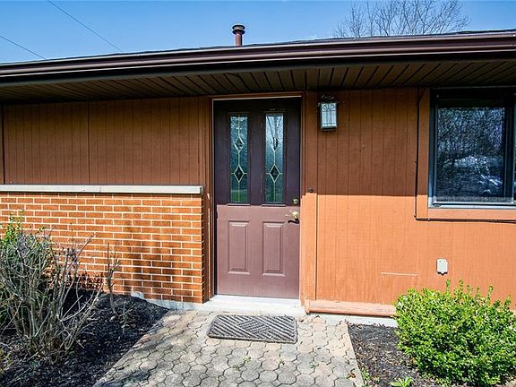 2nd image of 3045 Warner Dr