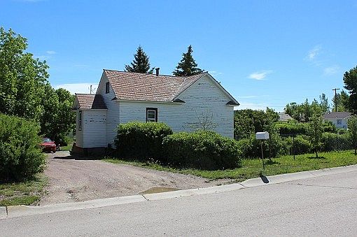 1st image of 724 Cedar Ave