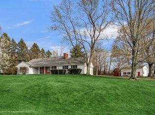 8 Sunset Dr, Valparaiso, IN 46383