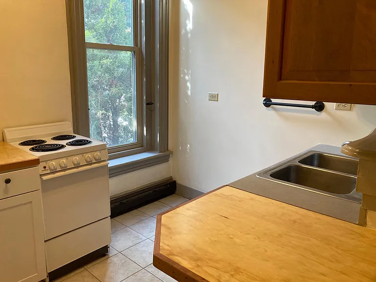 330 Mulberry St #1 — Photo 9