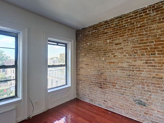 4th image of 1486 Bedford Ave #3D