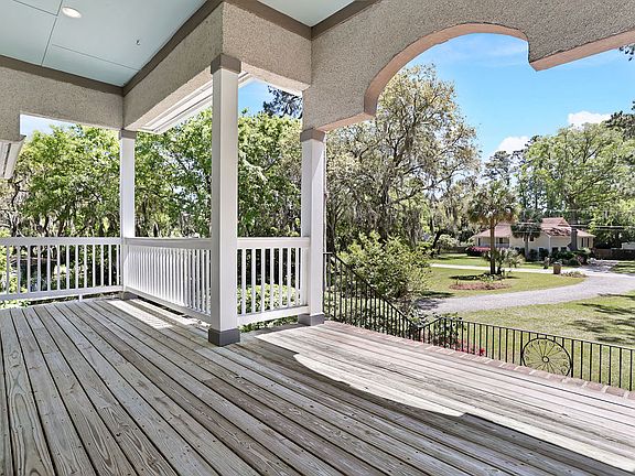 3rd image of 214 E Point Dr Unit C