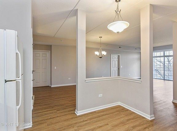 5th image of 455 W Wood St Unit 305